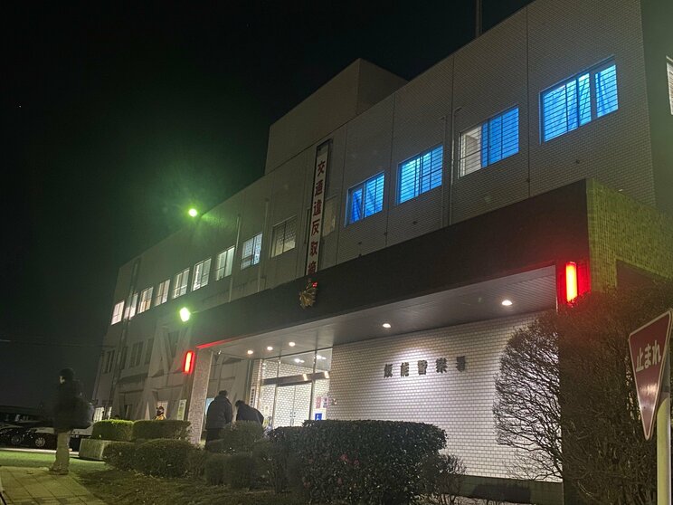 「昔は長髪でサッカーやってモテていたのに…」ハンマーで顔面を殴打！ 死因は頸椎損傷。“埼玉・飯能３人殺害事件”逮捕された男（40）は一家離散、“ぼっち”のひきこもり〈幸せな家族を襲ったクリスマスの惨劇〉_6