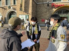 2位に藤川球児。1位は? 甲子園で虎ファン50人に緊急アンケート。「来季、タイガースはこの監督で!」