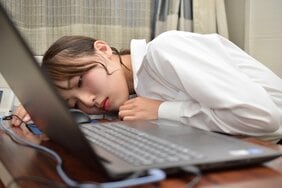 クソどうでもいい仕事はなぜ増えるのか?――あなたのその仕事、本当に必要ですか?