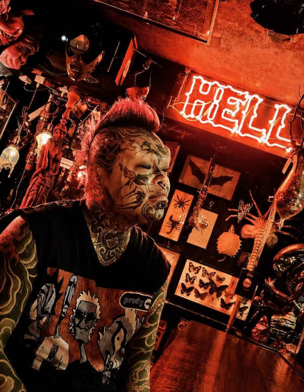 取材はメジルシ髙倉のお店「HELL BAR」で行なわれた