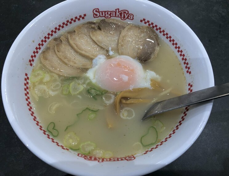 スガキヤの特製ラーメン