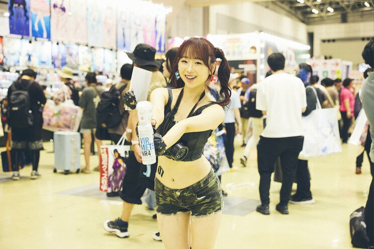 「ニオイに耐えられず引き返した」という参加者も…コミケの激臭問題をシューっと吹き消す消臭スプレーの輪_47