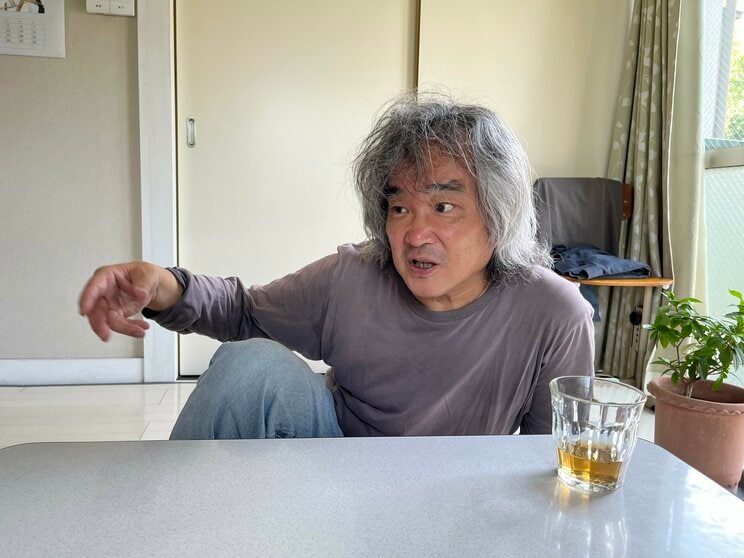 「生きることに自信がなかった」と語る佐野さん