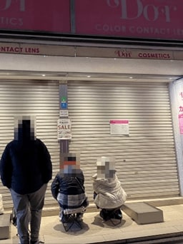 早朝から行列が……