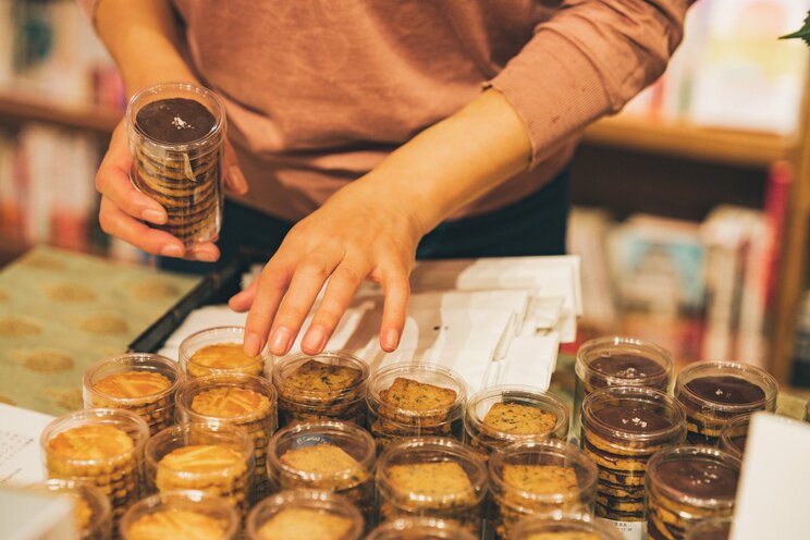 「鎌倉はお経と潮風の街」――甘糟りり子が選んだ品々が並ぶ“鎌倉商店”で当地の気分を味わって_27