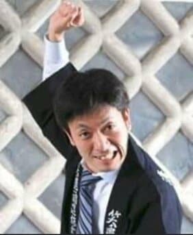 〈不倫証言もでた!〉妻殺害容疑で逮捕! 老舗酒屋“キンピカ県議”の裏の顔「奥さんの実家の後押しがあってこそ選挙は勝てたのに」市長や大臣も応援に駆けつけていた