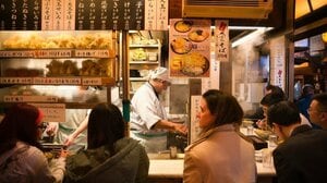 「外国人客が明らかに減った」観光地の飲食店に広がる異変…中国客が半減超、訪日客減少で外食産業に迫る“空洞化”リスク