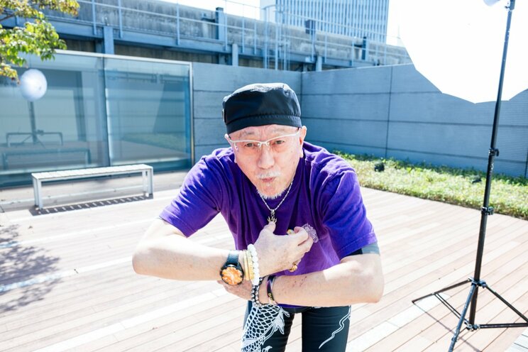 〈デューク更家（72）は今〉「小馬鹿にする風潮に嫌気が差した」テレビから離れた本当の理由…大ブームを生んだ“あの歩き方”への思い_75