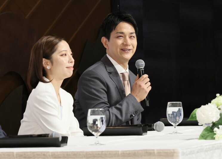 引退会見をするりくりゅうペア(C)産経新聞社