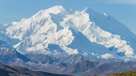 「ええっ! 登ってしまったか!」登山歴2年の若者・栗城史多がマッキンリーで起こした奇跡