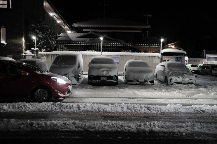 〈大寒波襲来・写真多数〉電車はストップ・渋滞40キロ・タクシー大行列・立ち往生、それでも開いていた牛丼屋に安堵…豪雪の京都ルポ「完全に大雪をなめていました」_29