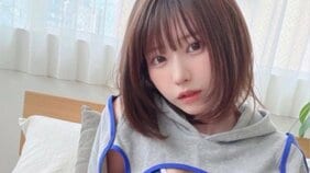 〈えなこ、まさかの着用ミス〉「パンツ前後ろ逆に履いてた」写真集にそのまま収録…17年続けても“自分の正解”を押し付けないワケ