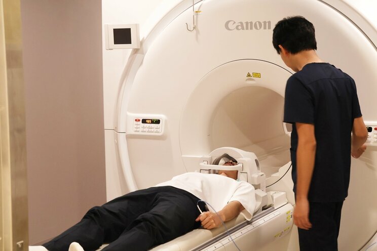 頭部MRI：脳の萎縮、脳腫瘍など脳に関わる疾患やリスクの早期発見が可能　著者撮影