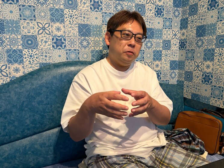 失踪から戻ったもののうつ状態で家にひきこもった石崎智展さん（写真／集英社オンライン）