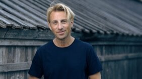 名著『スマホ脳』の著者が断言!「幸せ」をゴールにしてはいけない理由