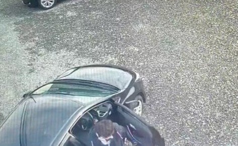 容疑者のものと思われる車