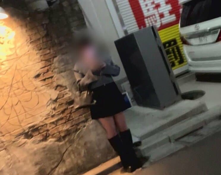 新宿“立ちんぼ”がまさかの組織化⁉「なに撮ってんだよ！」集団でカツアゲ、ホストへの追い込み、売値の談合＝「立ちんぼカルテル」も。一方で界隈では性感染症も激増。「誰に梅毒うつされたかわからない」_19