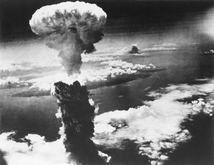 8月9日、長崎に落とされた原子爆弾から上がるきのこ雲　写真／Shutterstock