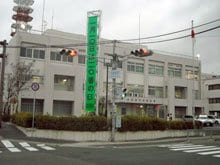 川西署は「結果として事件性はなく、内因性のものに起因する死亡という判断でした。外傷や外からの身体的圧迫など、外的要因によるものではないということです」と説明する