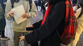 「酒の注文で疲れた」「お酌を求めるなら残業代つけて!」“初めての職場忘年会”若者のホンネ「アルハラに気を遣われて距離が縮まらなかった」「でもキャバクラつれてってくれた」