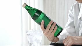 なぜ、焼酎をよく飲む人は死亡率が高いのか? 厚生労働省も認めた飲酒の悪影響…酒量を減らすために効果抜群の飲み物とは