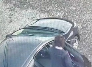 容疑者のものと思われる車