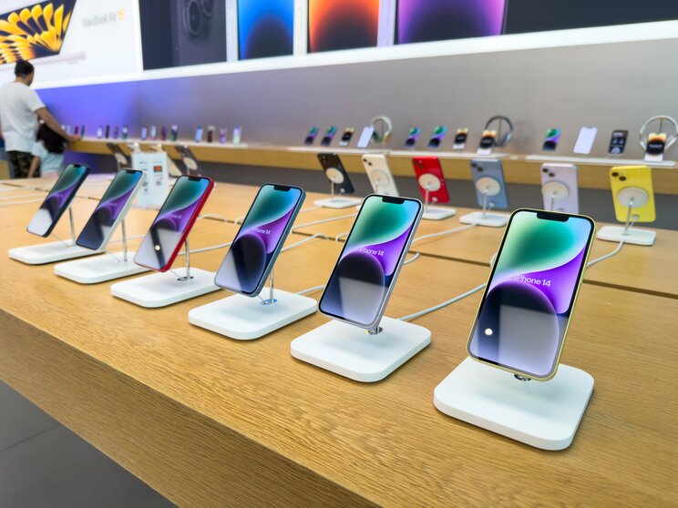 なぜアップルの店頭では自由に製品を触れるのか…所有体験させることで消費者の愛着度を高める心理的魔法_2