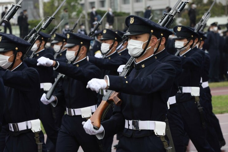 防衛大学校の入学式　写真：Stanislav Kogiku/アフロ