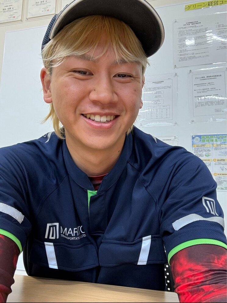 トラックドライバー歴2年の鷹阪直緒さん（丸東運輸株式会社）　