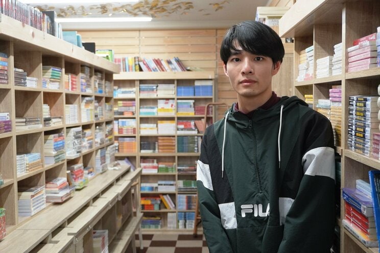 埼玉にある謎の「ベトナム語書店」が人気なワケ_e