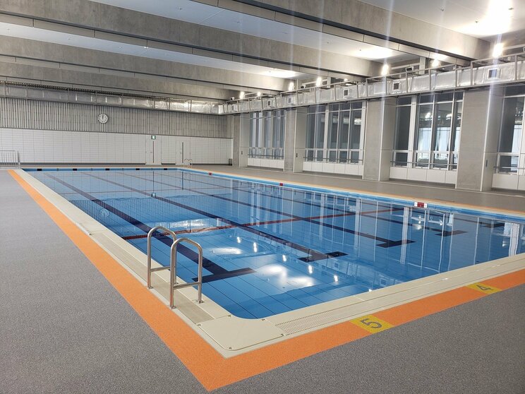 プールも屋内にあるなど、保護者が安心して通える環境が整っている