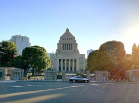 「スナックやキャバクラで会議、パーティざんまい」コンパニオン料が10万円、小池百合子の花代は約208万円…自民党5派閥パー券明細不記載を告発し検察に裏金捜査をさせた執念の男が語る「セコすぎる政治資金流用疑惑」