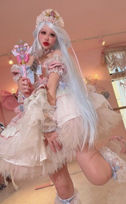 ファンタジー感満載なサリーさん（写真／橋本サリーさん提供）