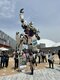 ガンダムの前には記念撮影する人がたくさん
