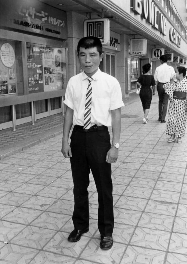 62年に撮られた珍しいネクタイ姿。ボクシングの日本フライ級王者のタイトルに挑戦する前のたこ八郎