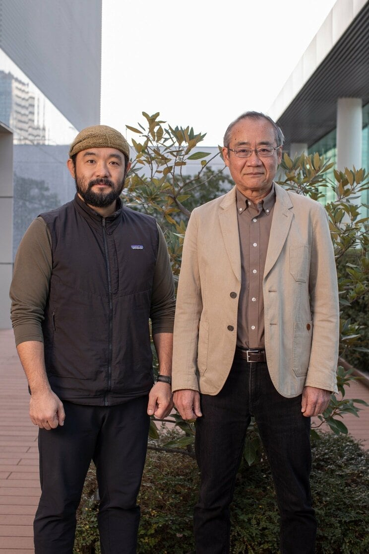 須賀川 拓（左）、山岡淳一郎（右）