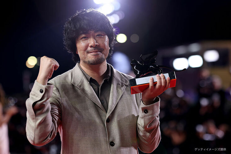 第82回ベネチア国際映画祭オリゾンティ部門にて日本人監督作品として初の審査員特別賞に輝いた　🄫2025E.x.N.K.K