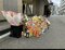 事件当時、現場に供えられていた花や飲み物(撮影/集英社オンライン)
