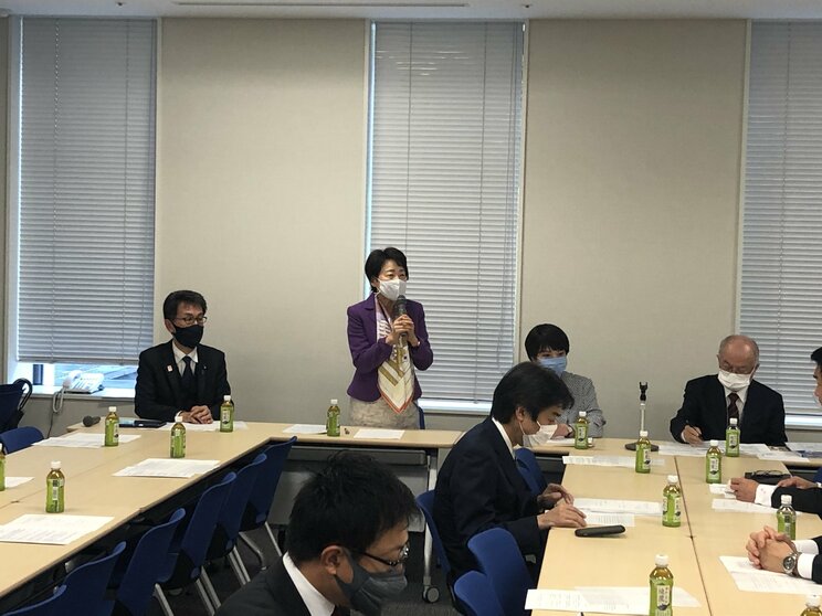 選択的夫婦別姓反対派の旗頭となった自民党の山谷えり子参議院議員（写真中央・本人SNSより）