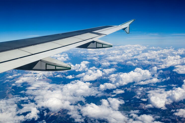 なぜ空は青いのか？　思わず子どもに語りたくなる飛行機の外に広がる美しい空のメカニズム_4