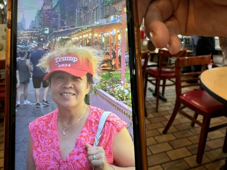 熱烈トランプ支持の中国系女性 筆者撮影