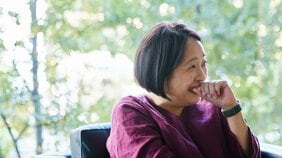 「“家族”のことなんてわからないことだらけです」それでも村井理子が、亡き実母と認知症の義母を通じて家族の喪失と再生を綴る理由
