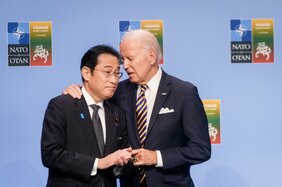 「日本とロシアどちらが勝ったのか?」日露戦争を知らなかったトランプに見せた、日本政府の“大人の対応”…「もしトラ」に備えた苦渋の二股外交