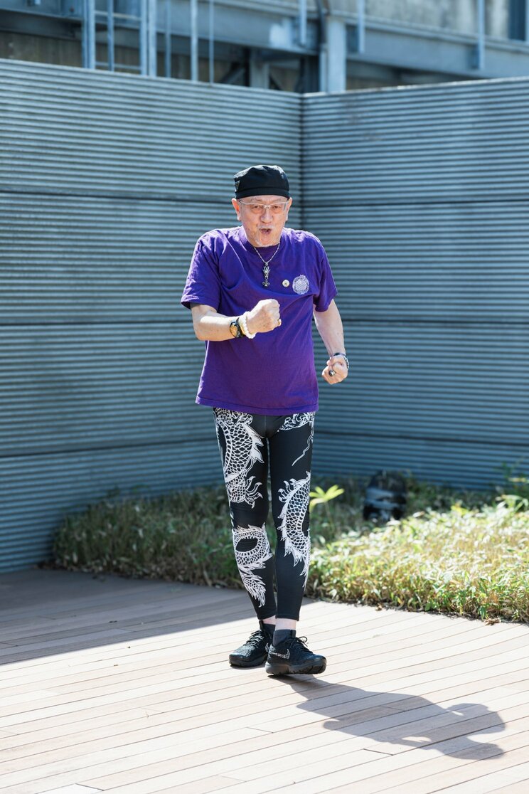 〈デューク更家（72）は今〉「小馬鹿にする風潮に嫌気が差した」テレビから離れた本当の理由…大ブームを生んだ“あの歩き方”への思い_26