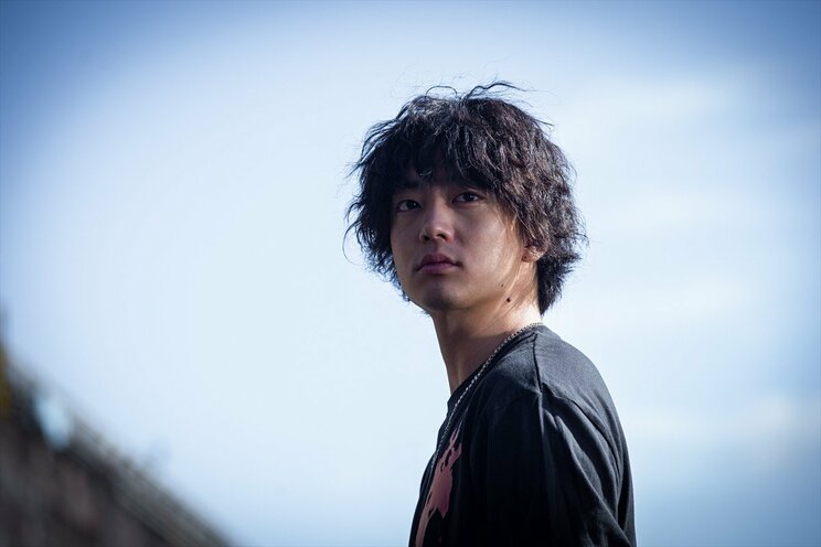 「夫婦とは、大事な話題を避けたり、遠ざけたりするもの」――映画『冬薔薇(ふゆそうび)』で夫婦を演じた小林薫×余貴美子_k