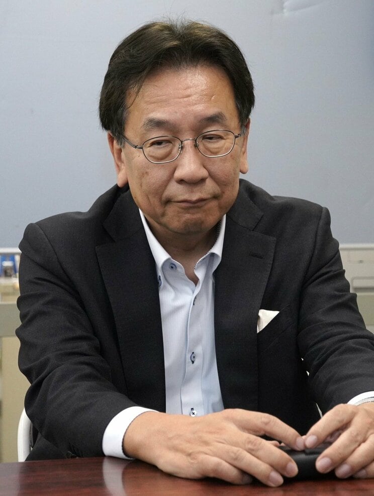 2月25日、考え込む枝野幸男氏（撮影／集英社オンライン）