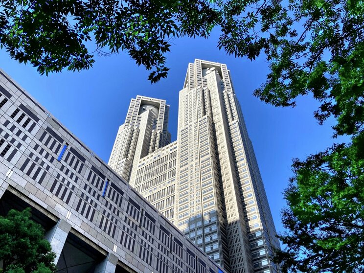 東京都庁（PhotoACより）