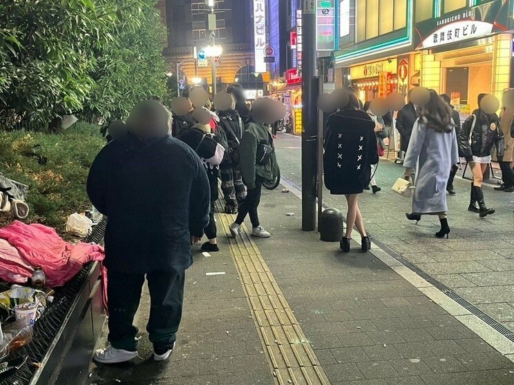 新宿東宝ビルの裏路地