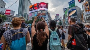■ 1/64【マクドナルドドナルド1体/ ベンチ1脚➕ インバウンド観光客2体】 □ 1/64【マクドナルドドナルド1体/ ベンチ1脚➕ インバウンド