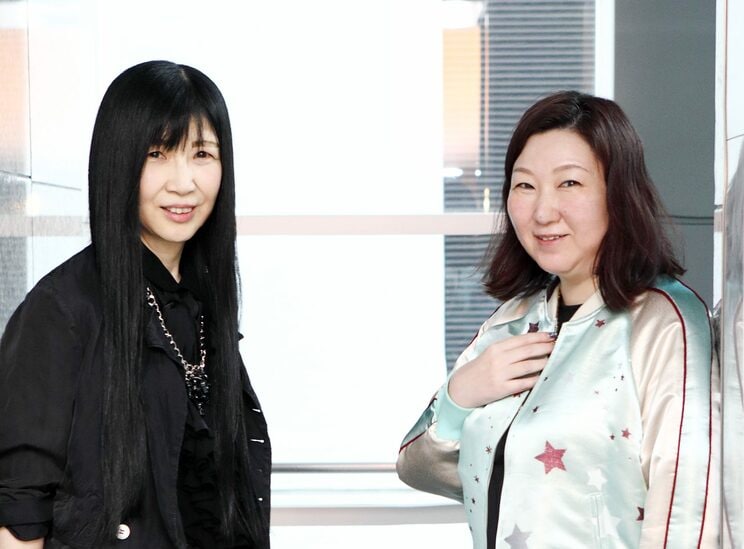 岩宮恵子（左）、三浦しをん（右）